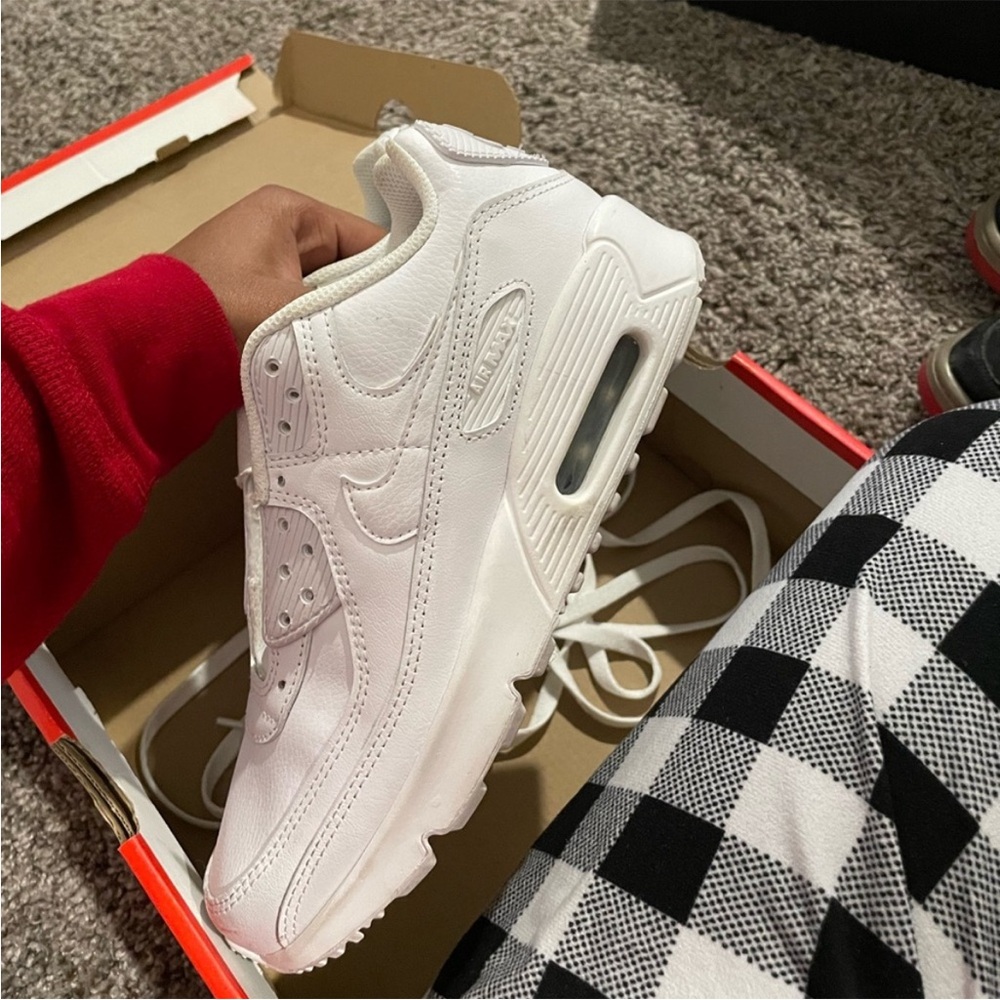 white airmax 90s